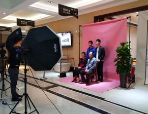 情融龍悅灣 團(tuán)圓全家?！ǜ駵剀皶r光，記錄幸福瞬間